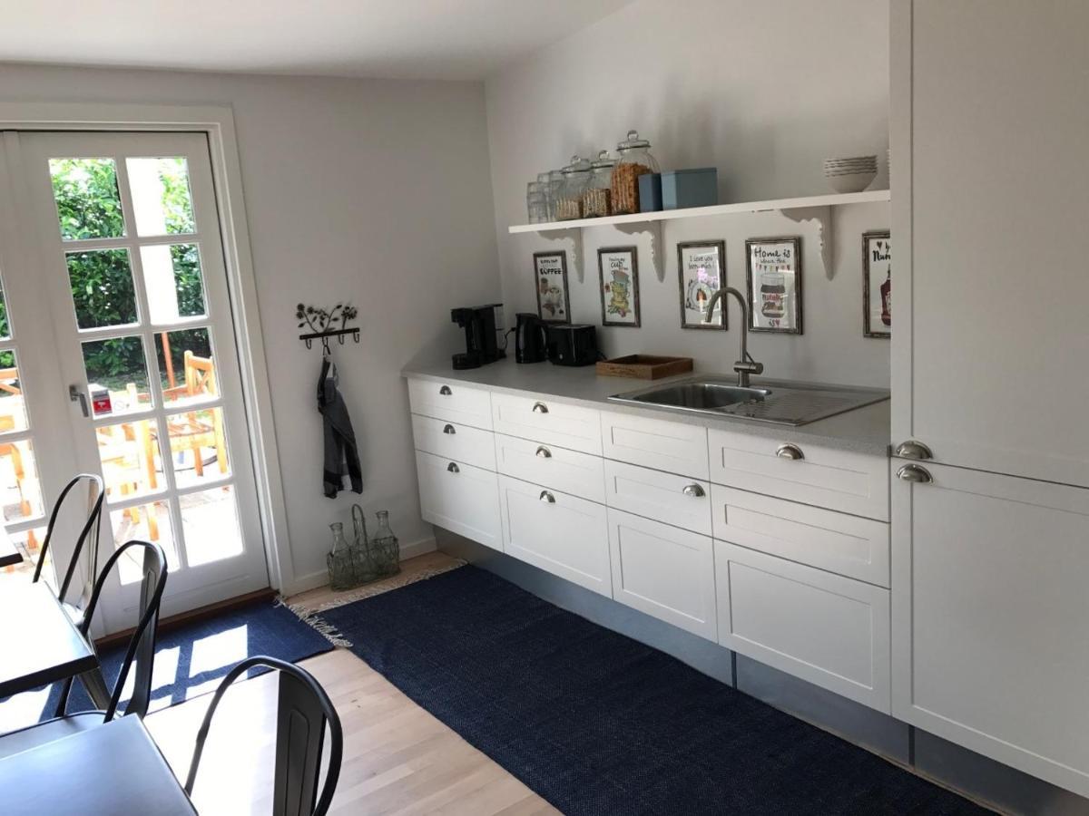 Trouville Bed & Breakfast Hornbaek Exterior photo
