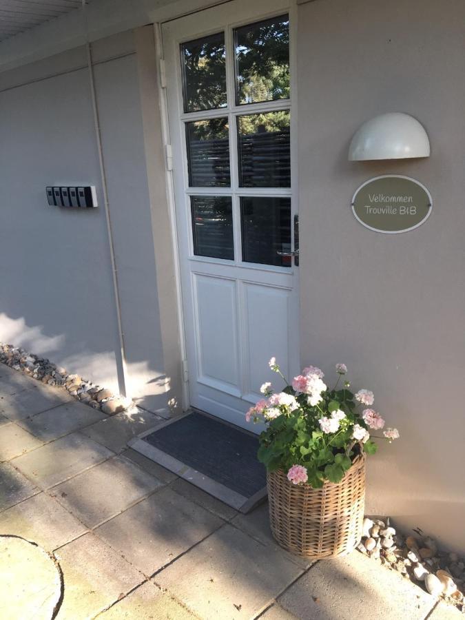 Trouville Bed & Breakfast Hornbaek Exterior photo