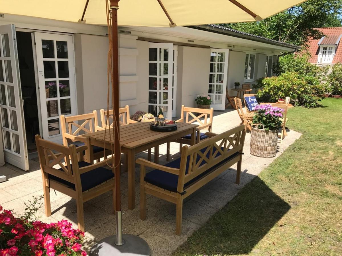 Trouville Bed & Breakfast Hornbaek Exterior photo