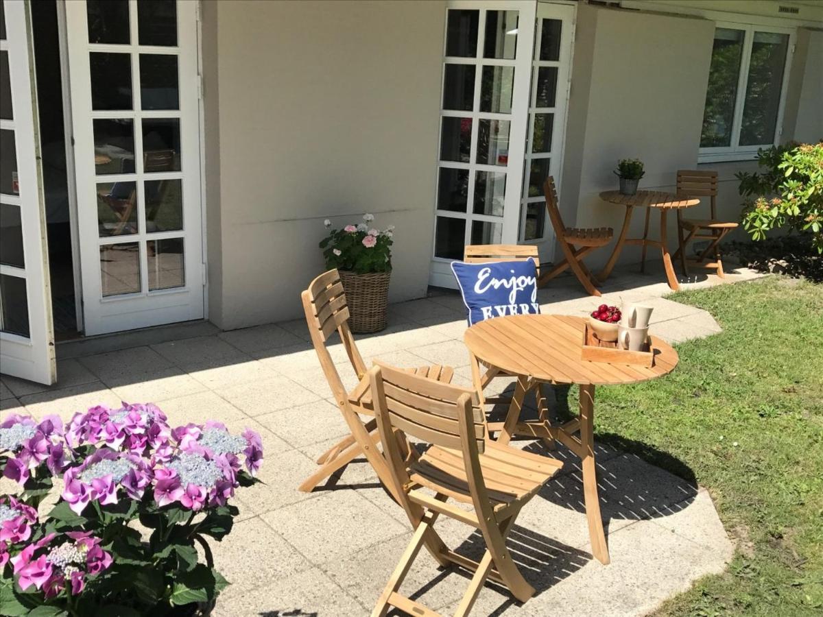 Trouville Bed & Breakfast Hornbaek Exterior photo