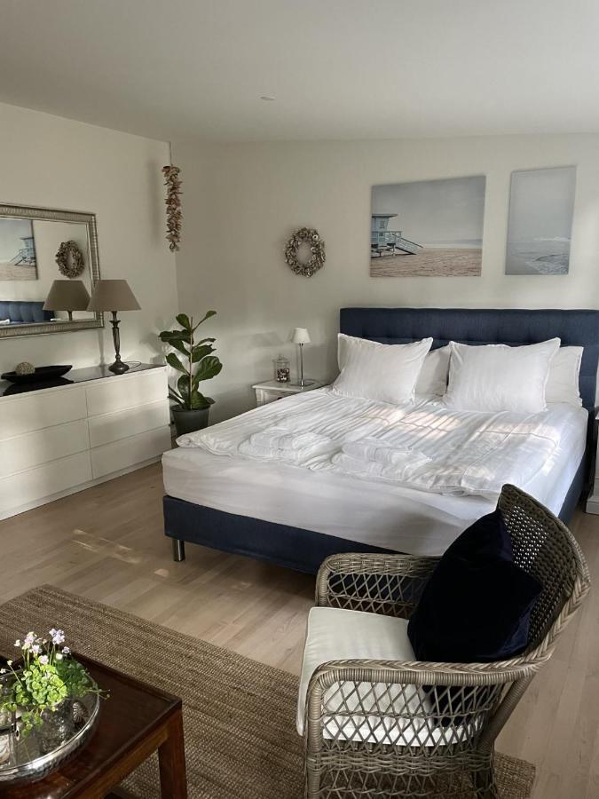 Trouville Bed & Breakfast Hornbaek Exterior photo