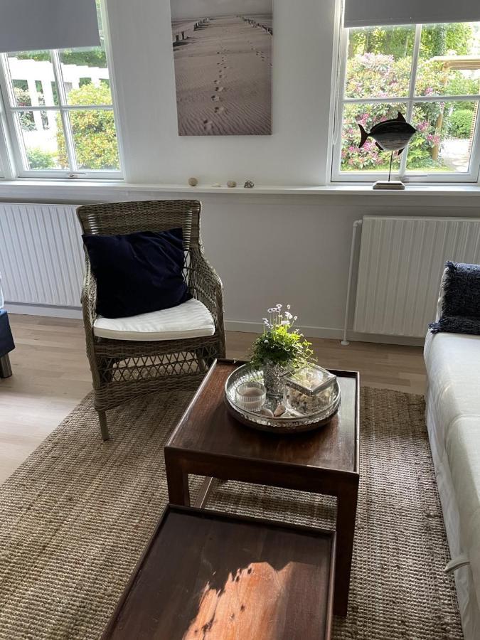 Trouville Bed & Breakfast Hornbaek Exterior photo